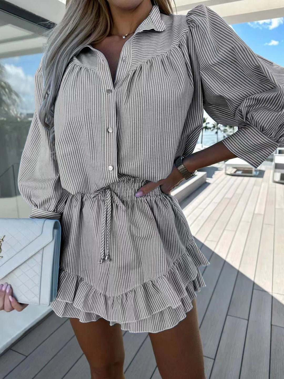Dames Tweedelige Set met Gestreepte Blouse en Ruffle Rok - Tijdloze Elegantie-3