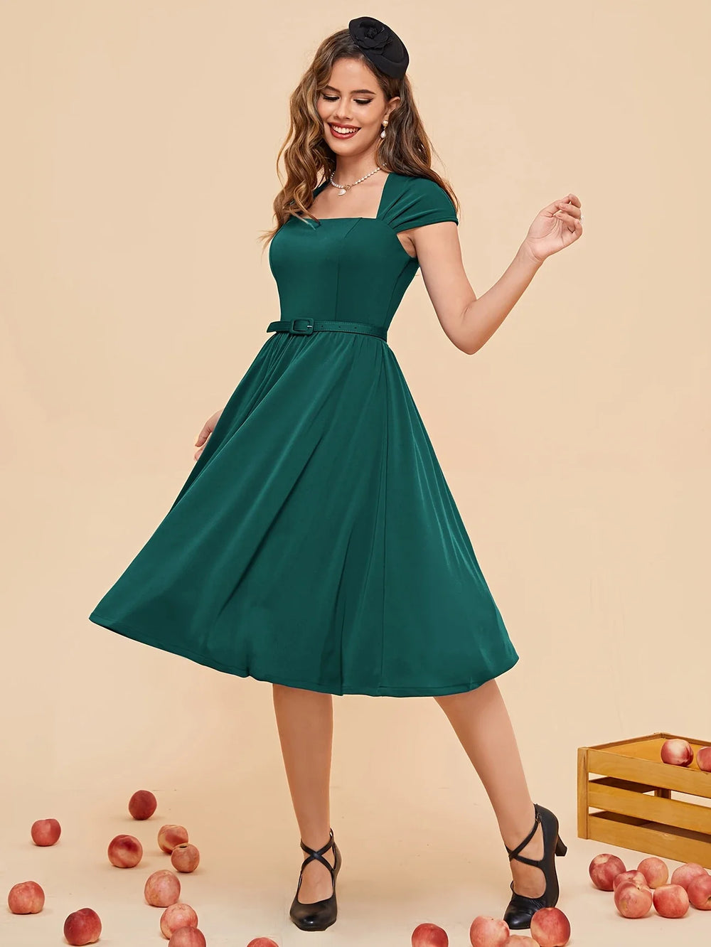 Dames Midi Jurk Zwarte Satijnen Retro Stijl met Vierkante Hals - Sophie-2