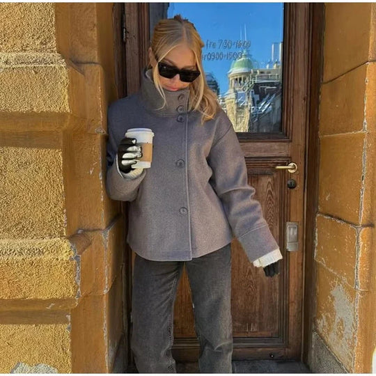 Korte jas Dames | Hoge Kraag & Knoopsluiting