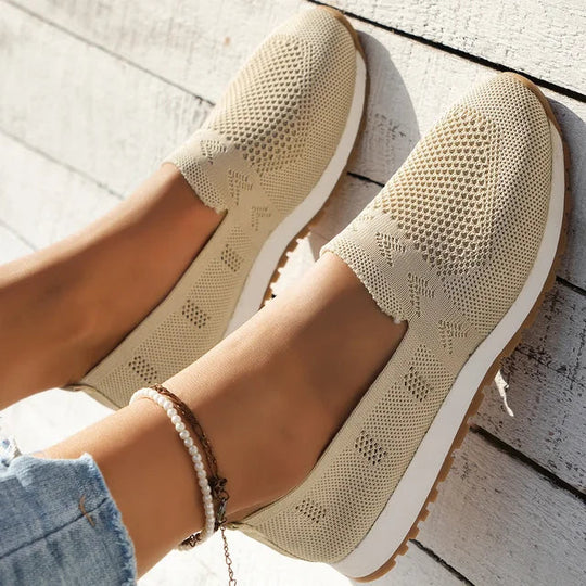 Dames schoenen als instappers met orthopedische ondersteuning