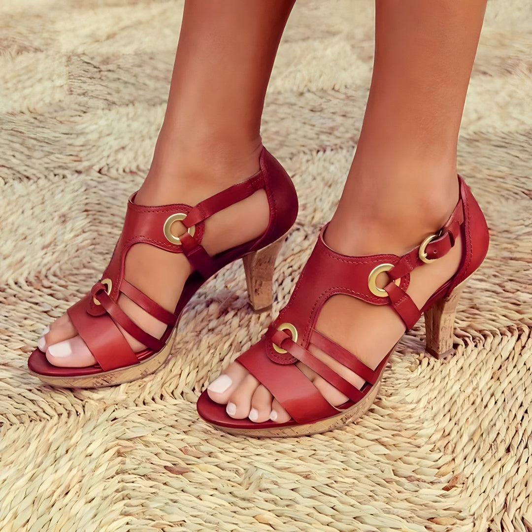 Sandalen in avontuurlijke stijl met hoge hak